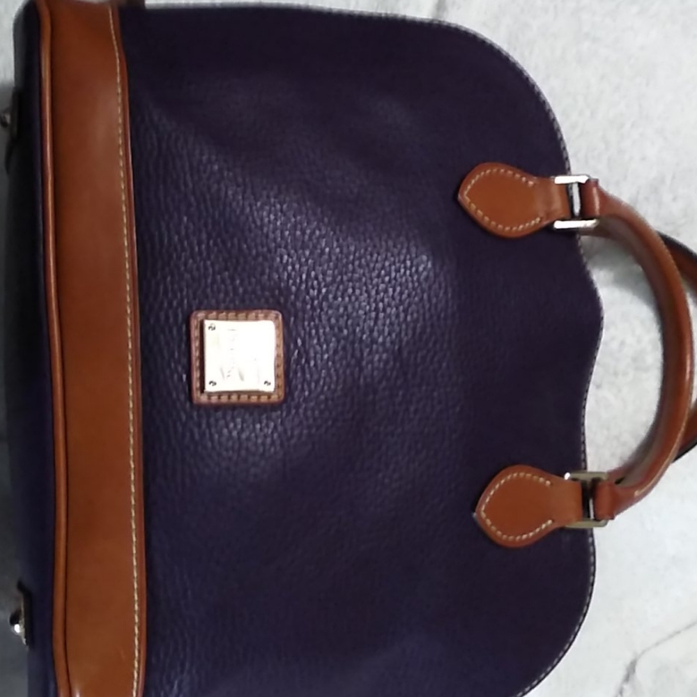 Purple 💜 Dooney and Bourke Zip Zip